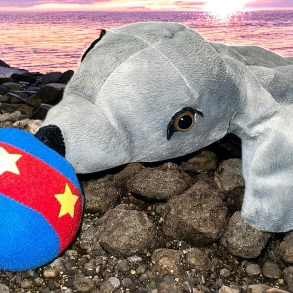 Restoration Hardware Murdock & Ross Hand Puppet Seal with Ball Star Gray Blue - Picture 14 of 14